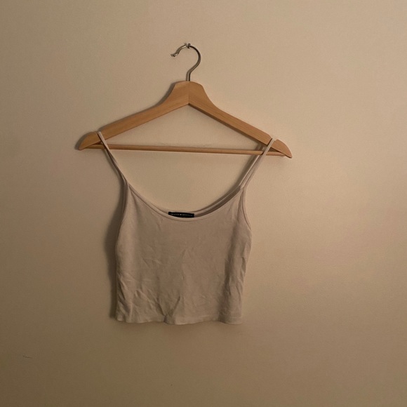 Brandy Melville Tops - Brandy Melville White cropped tank